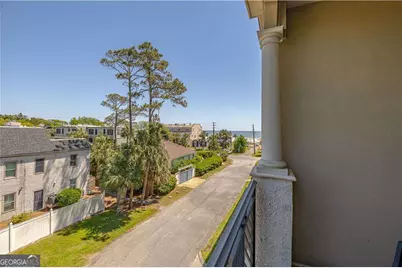 1015 Beachview Drive #205, Saint Simons, GA 31522 - Photo 2