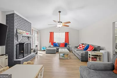 121 Glynn Street, Jesup, GA 31545 - Photo 4