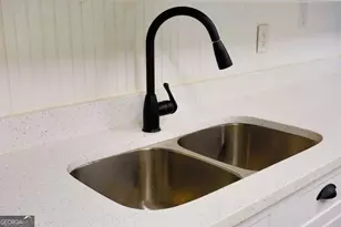 708 Miles Rd, Baxley, GA 31513 - Photo 14