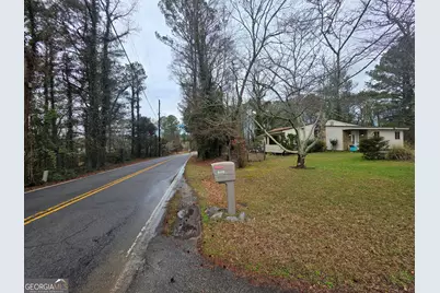 2573 Bonds Lake Rd, Conyers, GA 30012 - Photo 2