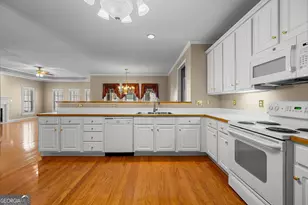 105 Biltmore Dr, Fayetteville, GA 30214 - Photo 18