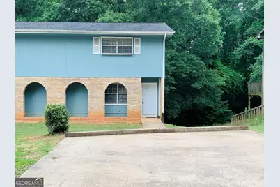 1069 Laurel Lane NW #B, Conyers, GA 30012 - Photo 2