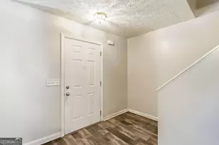 5559 Strathmoor Manor Cir, Lithonia, GA 30058 - Photo 2