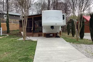 40 Elk Mdw Dr, Cleveland, GA 30528 - Photo 1