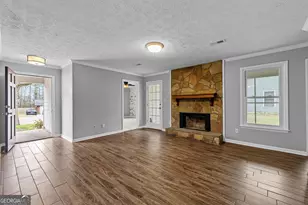 240 N Hampton Dr, Fayetteville, GA 30215 - Photo 4