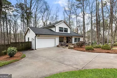 2415 Roxburgh Drive, Roswell, GA 30076 - Photo 2