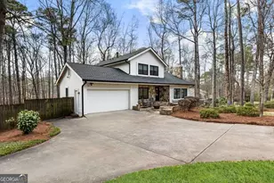 2415 Roxburgh Dr, Roswell, GA 30076 - Photo 2