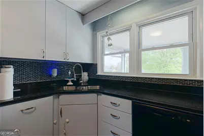 560 Lee Byrd Road, Loganville, GA 30052 - Photo 12