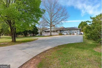 560 Lee Byrd Road, Loganville, GA 30052 - Photo 2