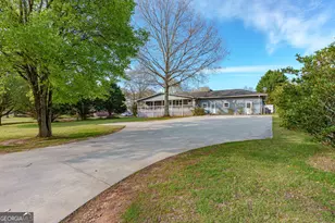 560 Lee Byrd Rd, Loganville, GA 30052 - Photo 2