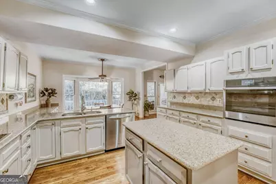 3833 Savannah Square E, Atlanta, GA 30340 - Photo 6