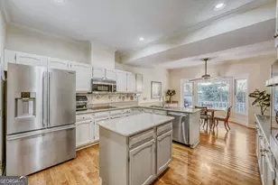 3833 Savannah Square E, Atlanta, GA 30340 - Photo 4