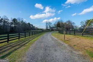 35 Saddleback Farms Dr, Newnan, GA 30263 - Photo 4