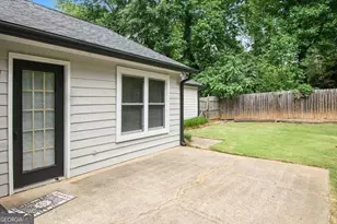 140 Crabtree Dr, Roswell, GA 30076 - Photo 22
