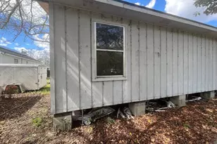 414 N Terrell St, Metter, GA 30439 - Photo 2