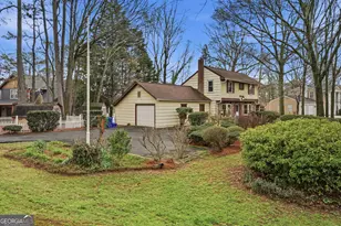 2833 Sumac Dr, Dunwoody, GA 30360 - Photo 2