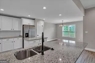 629 Broderick Cir, Warner Robins, GA 31088 - Photo 14