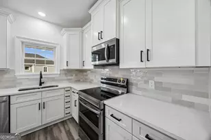 215 McQueen St, Folkston, GA 31537 - Photo 16