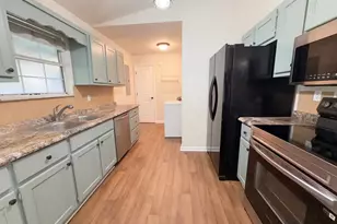 607 Dallas Cir, Folkston, GA 31537 - Photo 2