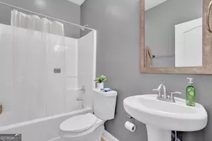 1960 Sterling Oaks Cir NE, Atlanta, GA 30319 - Photo 4