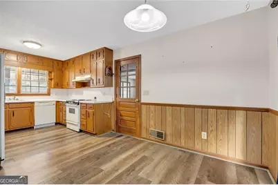 395 SW Cedar Lane SW, Conyers, GA 30094 - Photo 6