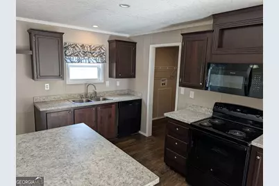 675 Fir, Jesup, GA 31545 - Photo 8