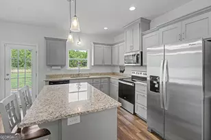 912 Meloney Dr, Hinesville, GA 31313 - Photo 10