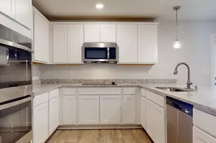 334 Jarrett St, Fairburn, GA 30213 - Photo 4