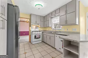 120 Chateau Cir, Fayetteville, GA 30215 - Photo 12