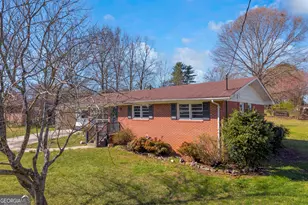 208 Cherry St, Toccoa, GA 30577 - Photo 14