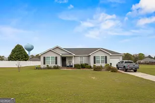 317 Teakwood Ct, Statesboro, GA 30458 - Photo 2