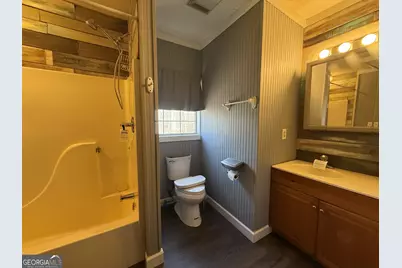 220 De La Taix, Lavonia, GA 30553 - Photo 12