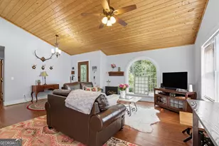 271 Limelight Dr, Clayton, GA 30525 - Photo 6