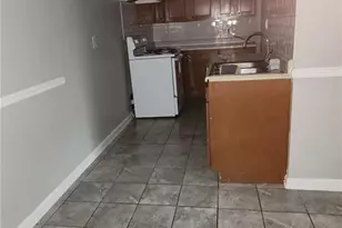 5945 Sutcliff Square, Lithonia, GA 30058 - Photo 4