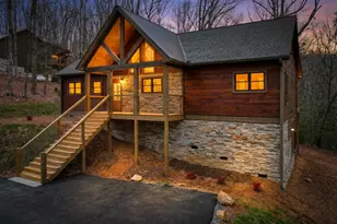 223 Bent Wood Ln, Blue Ridge, GA 30513 - Photo 2