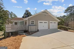 1055 Hunterhill Dr, Roswell, GA 30075 - Photo 76