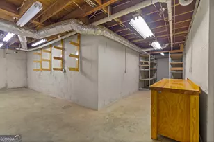 1055 Hunterhill Dr, Roswell, GA 30075 - Photo 72