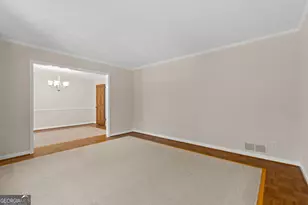 1055 Hunterhill Dr, Roswell, GA 30075 - Photo 10