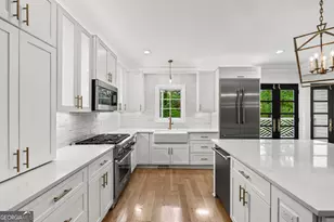 53 Paces West Dr, Atlanta, GA 30327 - Photo 2