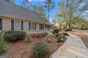 1031A Marina Cove Ln, Greensboro, GA 30642 - Photo 2