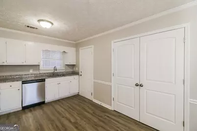 6570 Deshon Circle, Lithonia, GA 30058 - Photo 6