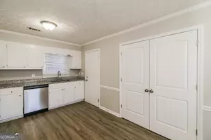 6570 Deshon Cir, Lithonia, GA 30058 - Photo 6