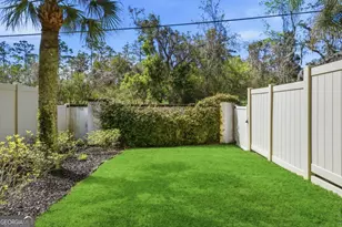 203 Mariners Cir, Saint Simons, GA 31522 - Photo 16