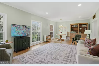 423 Jefferson Circle #423, Atlanta, GA 30328 - Photo 6