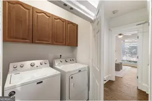 802 Clifton Heights Ln NE, Atlanta, GA 30329 - Photo 10