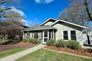 141 York St, Clarkesville, GA 30523 - Photo 2