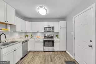 1223 E Waldburg St, Savannah, GA 31404 - Photo 6