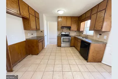 3186 Laurel Way, Snellville, GA 30078 - Photo 2