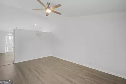 910 Brett Drive #APT 132, Hinesville, GA 31313 - Photo 4