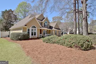 201 Crimson Way, Peachtree City, GA 30269 - Photo 4